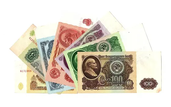 100 рублей